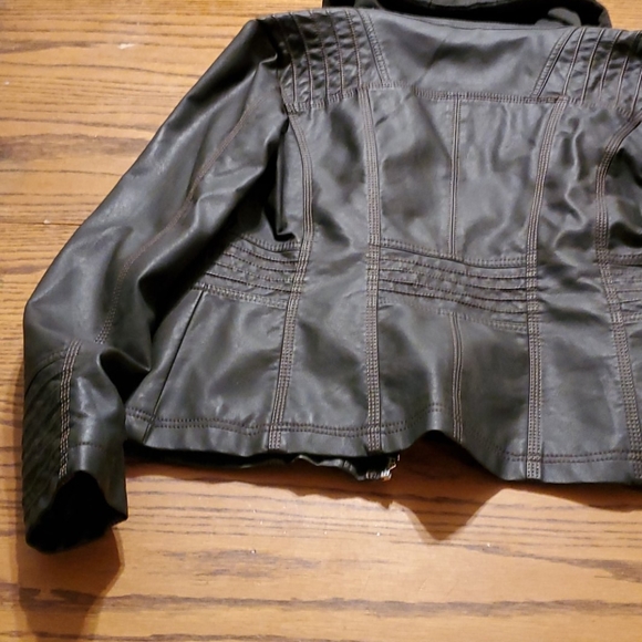 Hooded Jacket - Picture 5 of 6